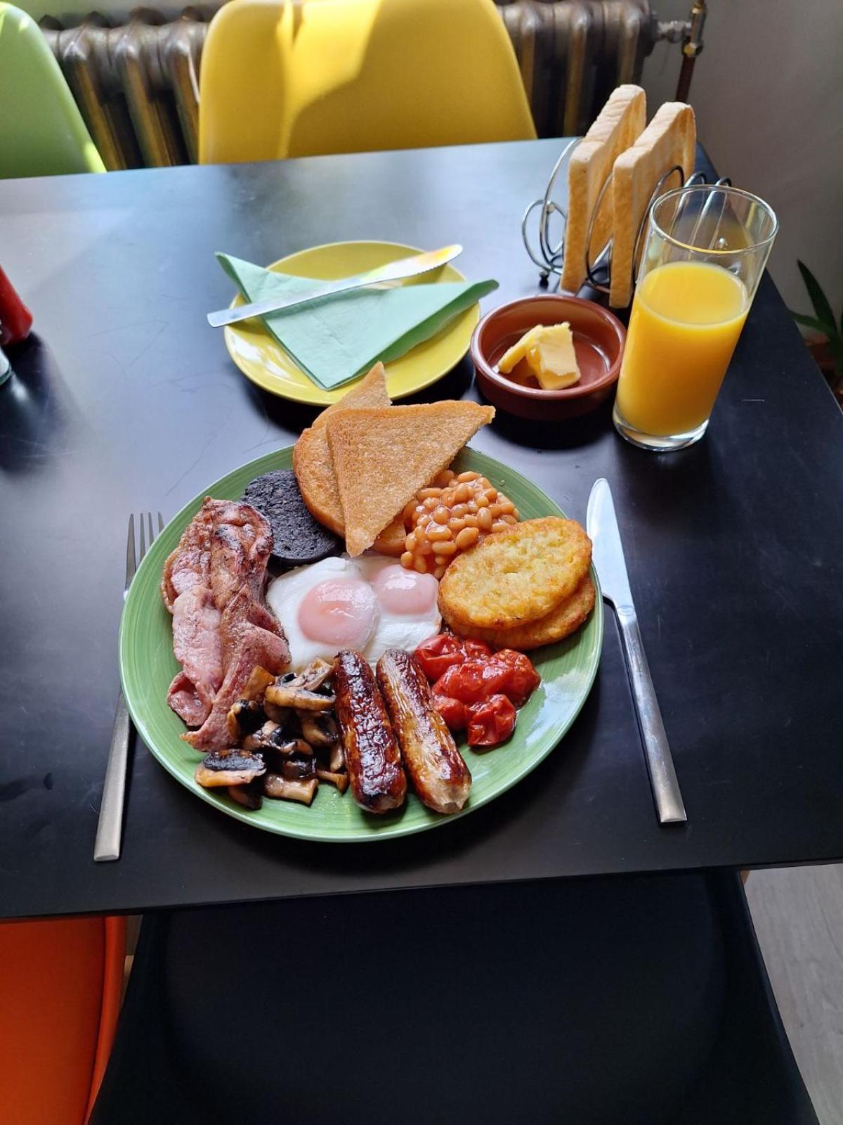 Todmorden Bed & Breakfast - The Toothless Mog Walsden Εξωτερικό φωτογραφία