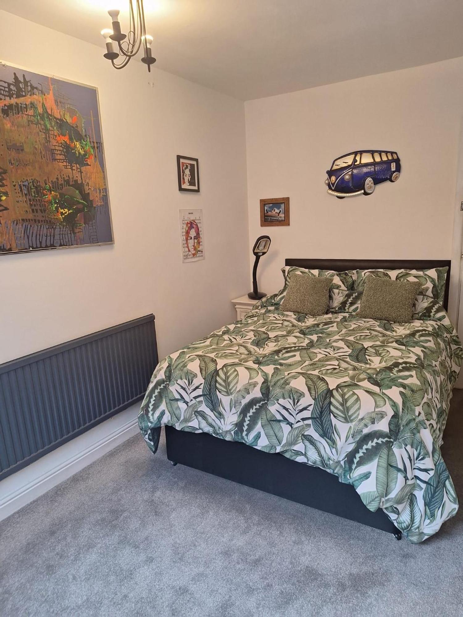 Todmorden Bed & Breakfast - The Toothless Mog Walsden Εξωτερικό φωτογραφία